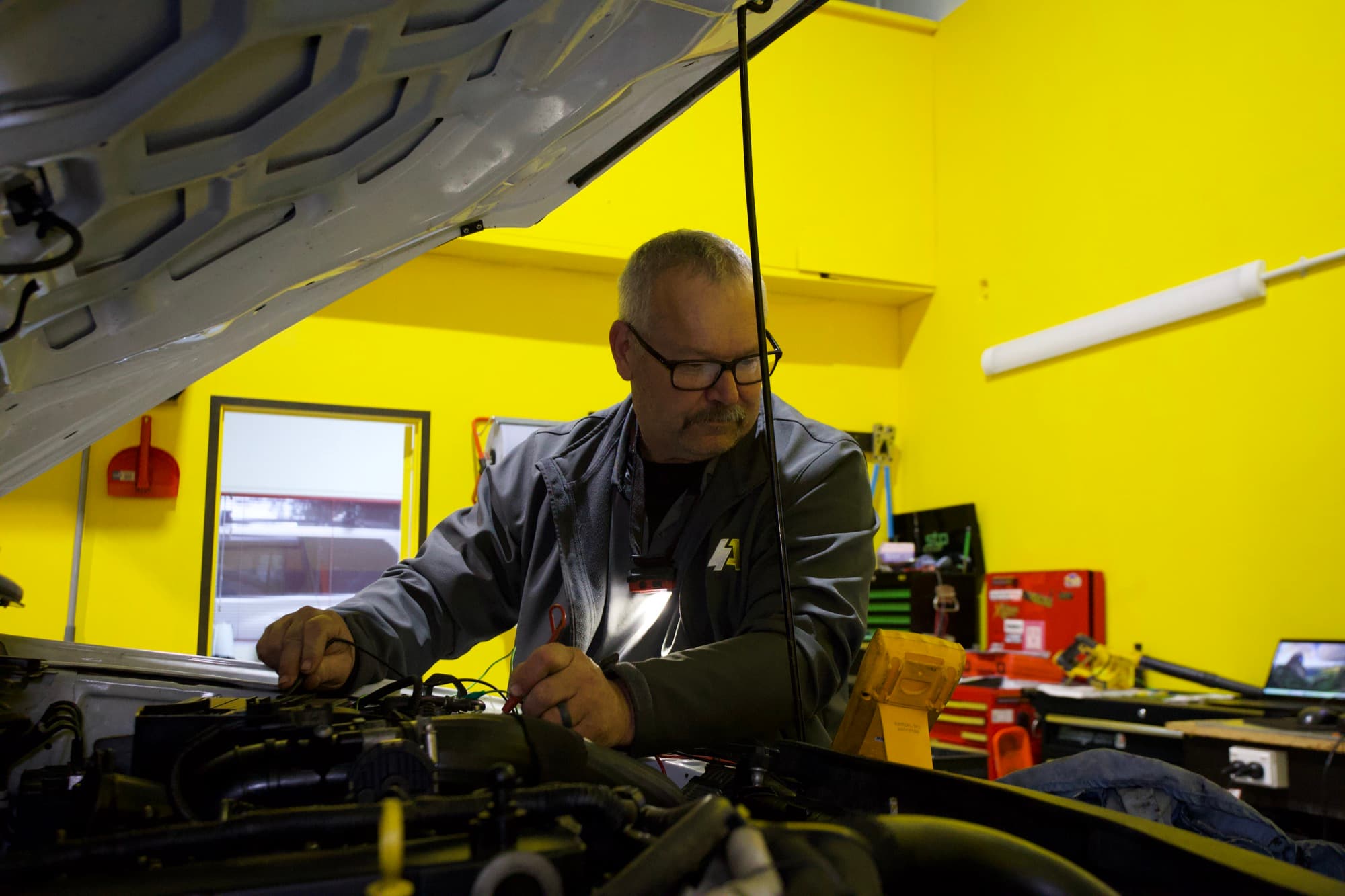 Ronnie in the workshop